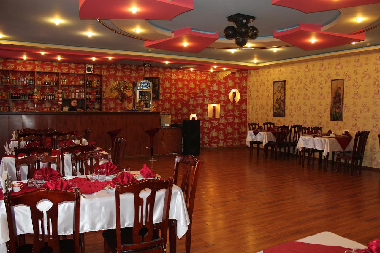 Pekin Hotel Temirtau Bagian luar foto