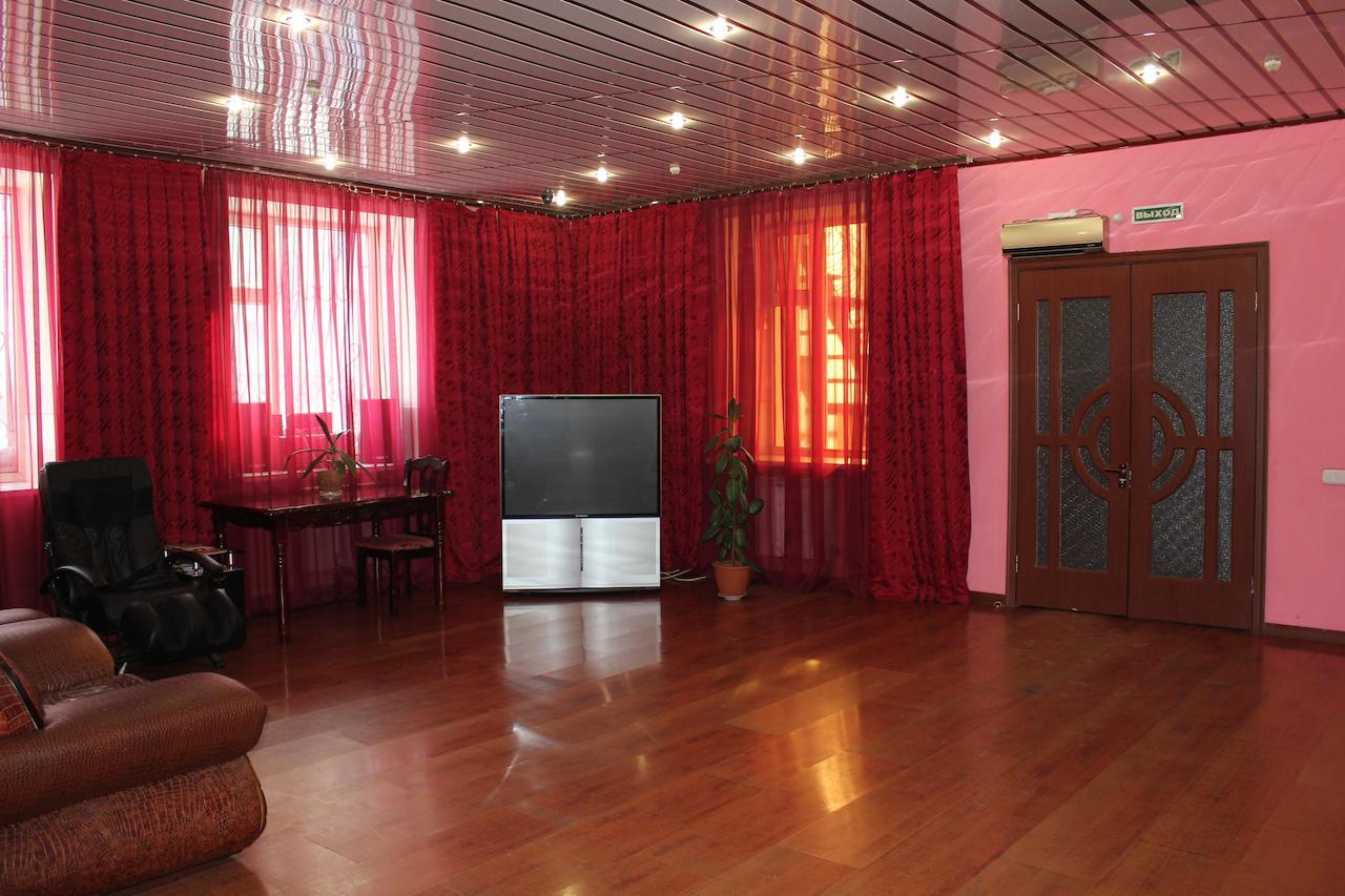 Pekin Hotel Temirtau Bagian luar foto