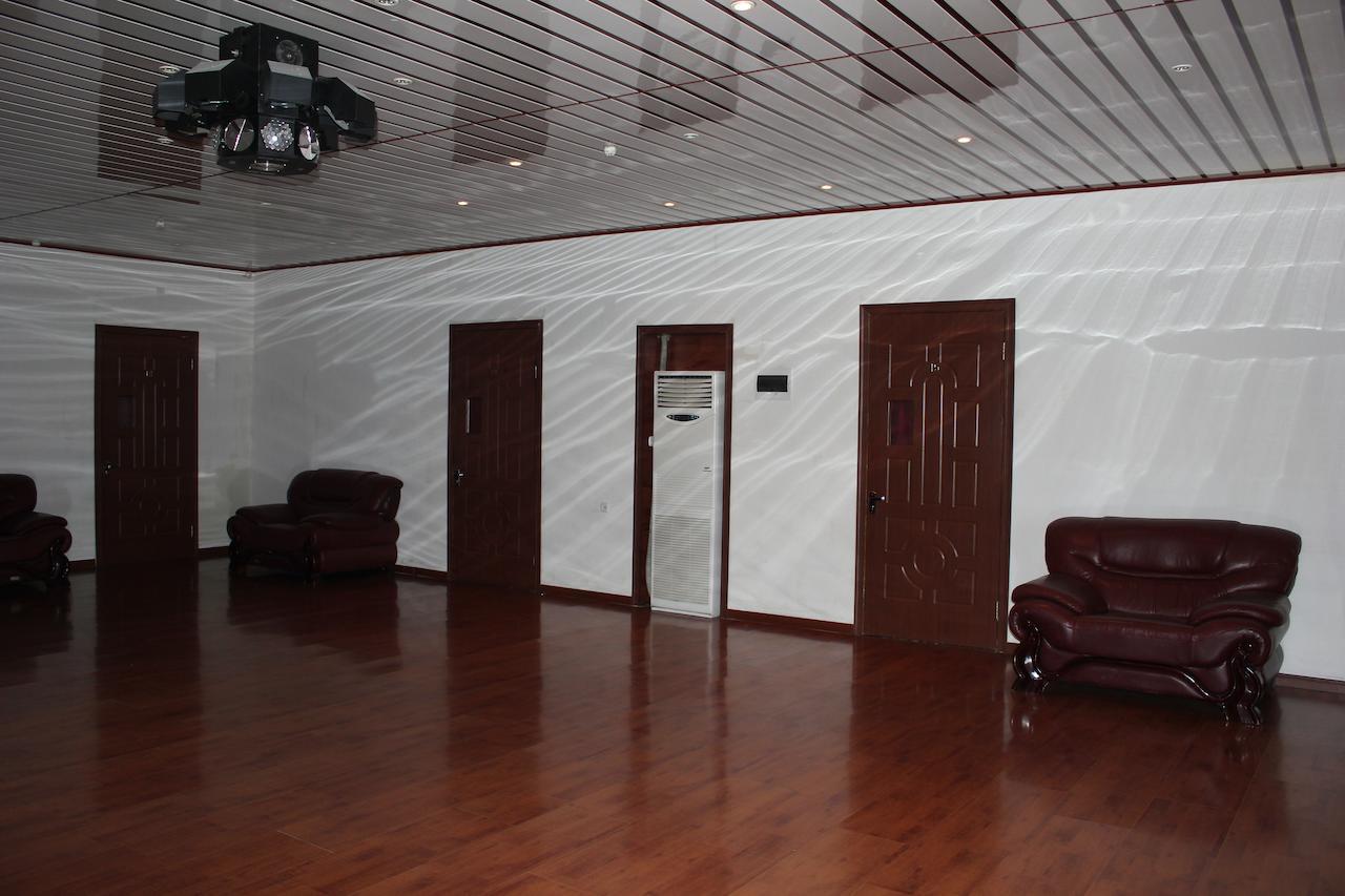 Pekin Hotel Temirtau Bagian luar foto